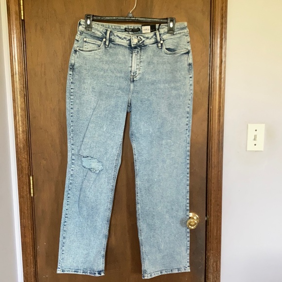 Simply Vera Vera Wang Denim - Simply Vera Vera Wang distressed straight power stretch jean size 12